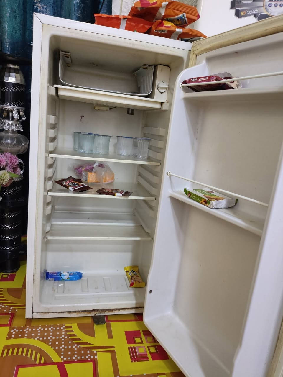 ثلاجه صغيره حجم ٦ قدم نضيفه ماداخله تصليح تجميد فول سعرها ٧٠ وبيها مجال بسيط العنوان كربلاء الحر الصغير قرب جامعه أهل البيت للاستفسار ***********
***********
