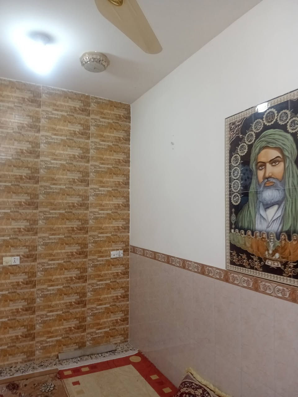 السلام عليكم بيع مستعجل لسبب ظرف بيت بلوليد زراعي ١١٠ م جبهه ٦ نزال ١٨ بيت حلو مرتب استقبال مطبخ صاله خدمات غرفتين كبار العنوان بالظبط الزعفرانية الوليد قريب على مدرسة المروج مقابل الأمن الوطني خدمات كامله السعر ٨٥ وبي مجال ***********
