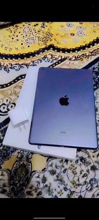 ايباد ايفون 9 ابل بيع مستعجل  نظافته 100% ما عدا البطاريه ماعرف اشكد ج...