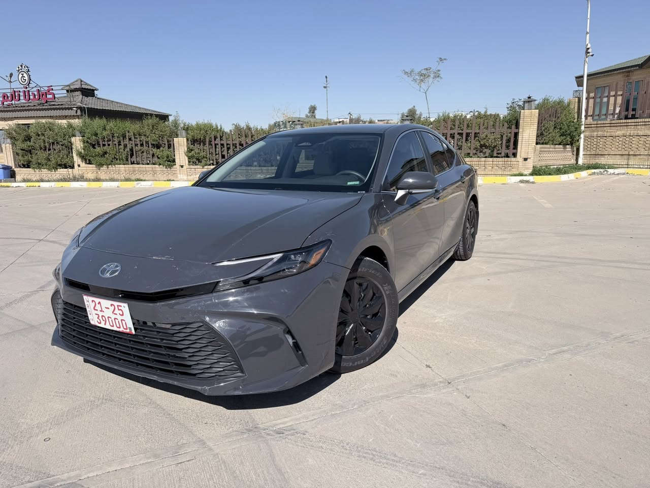 السلام عليكم
للبيع : تويوتا كامري XLE2025 هايبرد 
اللون :- نفطي على سمني
‎الموديل :- 2025
سعة المحرك :- 2500  Hybrid
المسافه المقطوعه : 2 الف  زيرو 
عدد المقاعد :- 5 مقاعد 
شاشه كبيره نفكيشن
بصمة تشغيل  
- مقاعد جلد ابيض
مقاعد كهرباء طرفين
- شاشة لمس
-كامرة خلفية 
- بلوتوث 
- اي بي اس                                                            
- تحكم ستيرن كامل
- مانع تصادم 
-  اضوية LEDخلفي امامي
-رادار امامي جانبي وخلفي 
- مثبت سرعة 
- نظام EV mode +نظام Sport mode
- نظام توفير الوقود ECO
- نظام النقطة العمياء
- نظام تحديد المسار
- مانع انزلاق
- شاحن هاتف لاسلكي
- هاند بريك بصمه 
(حادثها pdrتعديل بونيد  فقط بدون قطره صبغ بدون تكحيل +تعديل بالجاملخ + تعديل راس الشاصي بدون معجون بدون كص شرط الترقيم )
السعر 220$
مكان السياره كركوك
***********
