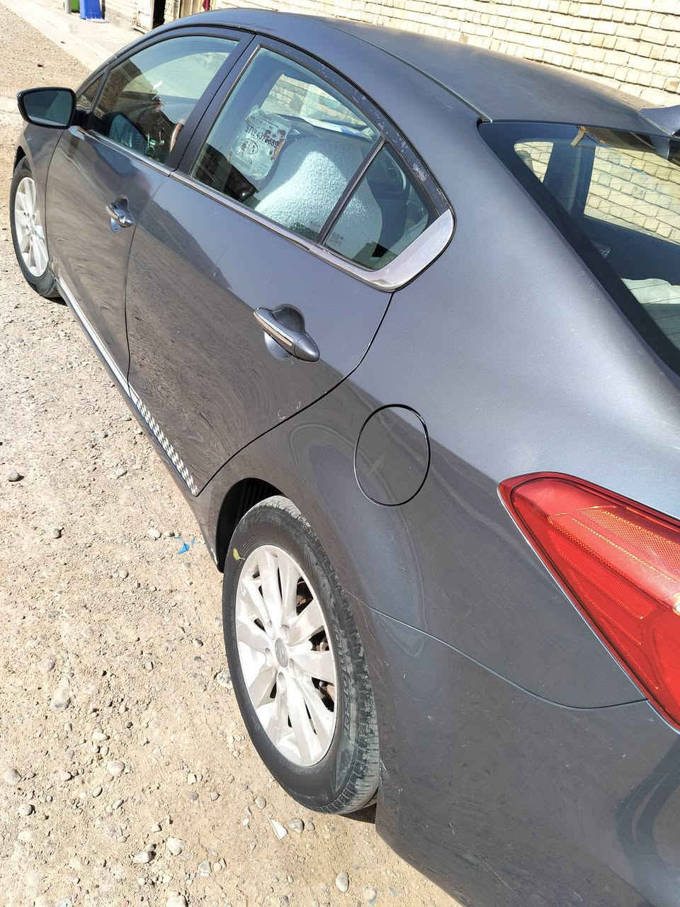السلام عليكم اخوان كيه فورتي موديل 15 وارد امريكي رقم ذي قار مراوس او بيع ابيكم حته اذا بيه ضربه السعر الي معروض 90 وبيه مجال اخوان ماكو وعود ولاحد يكلي شبيه سونار موجود ***********بيه وات ساب السياره موجوده بلعماره

