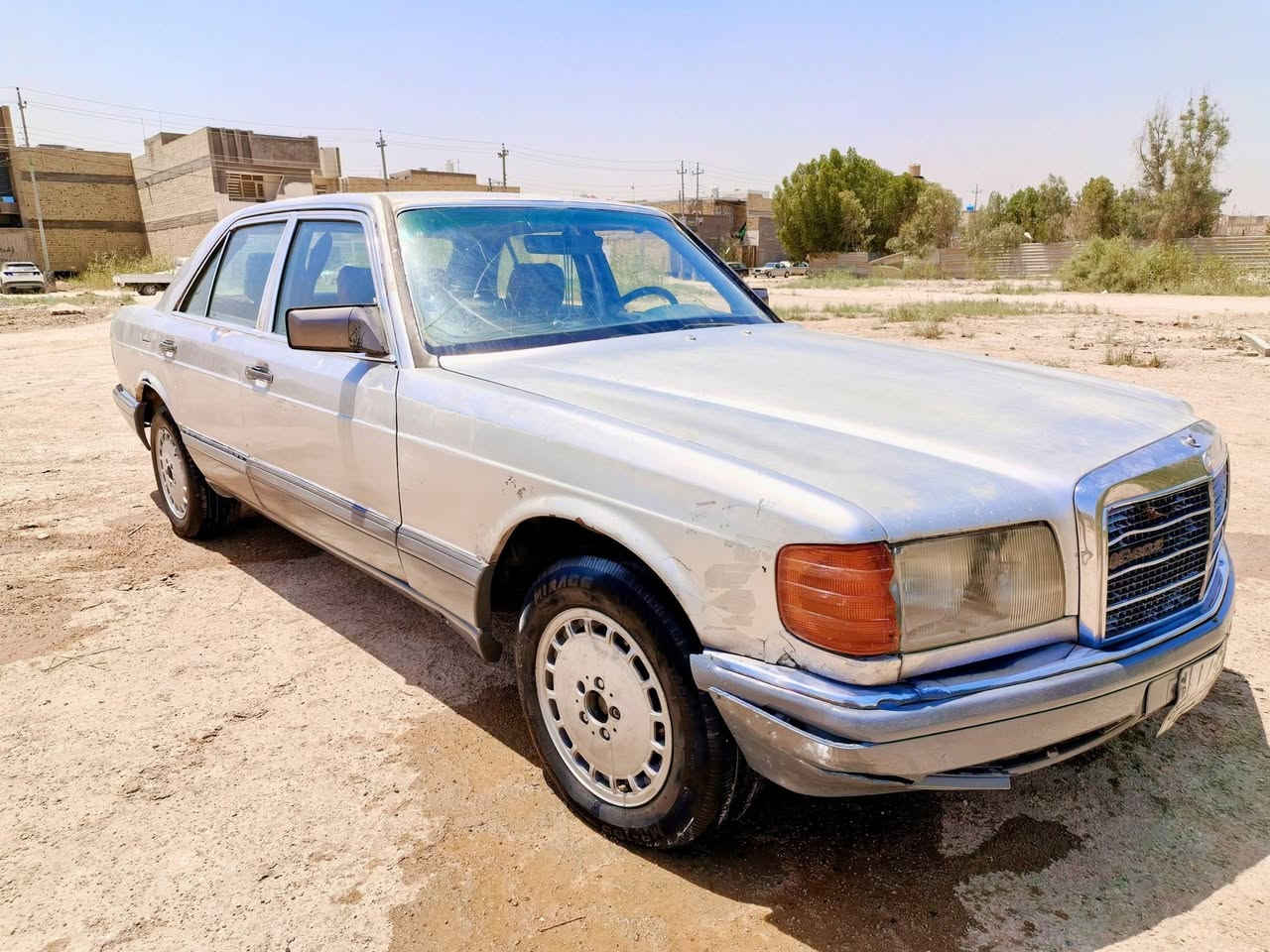 السلام عليكم .🇩🇪 مرسيدس رئاسي 🇩🇪 موديل 1⃣9⃣8️⃣7️⃣ 
محرك وكير بلادي 300 عنكبوت جديد 100٪ 🕸️🕷️ ✅
تخم تاير جديد  + تخم ويل مميز بلادي 🥇⭐
كهربائيات شغاله + لايت شغال عالي ناصي  🔦
تحويل ثاني يوم مشروع وطني  🚥♻️✅ 
قواعد سليمه ✅ 
سيارة حلوة بلاديه بدون ضربه وسعرها مناسب شرط تطلع ترايل وين ميعجبك 
السعر ،  24  روقه فقط بيع مستعجل 🔥 
العنوان النجف حي النداء 
***********  الشراي يتصل ❤️
