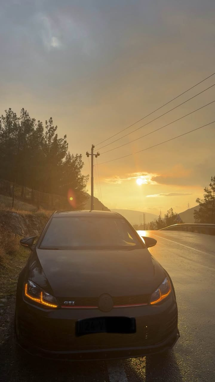 كولف فول مواصفات موديل 2017 tsi حجم المكينه 1.8T المرغوب  كلين تايتل بدون دعم و صبغ فقط تعديلين بارد 
ماشيه 92ميل 
مواصفات
1-كشنات جلد 
2-كشنات تدفئ 
3-شاشه جبيره ابل كار بلي
4-بصمه
5-بانورامه
6-رادار
7-تحكمات استيرن - شفتات
8-بك لايت سموك داينمك
9- لايتات امامي gti 
10 - لحيه و دفيوزر و دعاميه كامله محولها gti 
11 - بادل شفت
12 - سقف شامو
گير و مكينه  و طخم امامي خلفي بشرط رقم مميز تحويل  بشرط سياره مابيها مصرف كامله مكمله رقم و سنويه جديد بس تروح تحول 
سعر 145 بيها مجال شيء بسيط 
عنوان السياره دهوك
*********** دهوك, العراق
