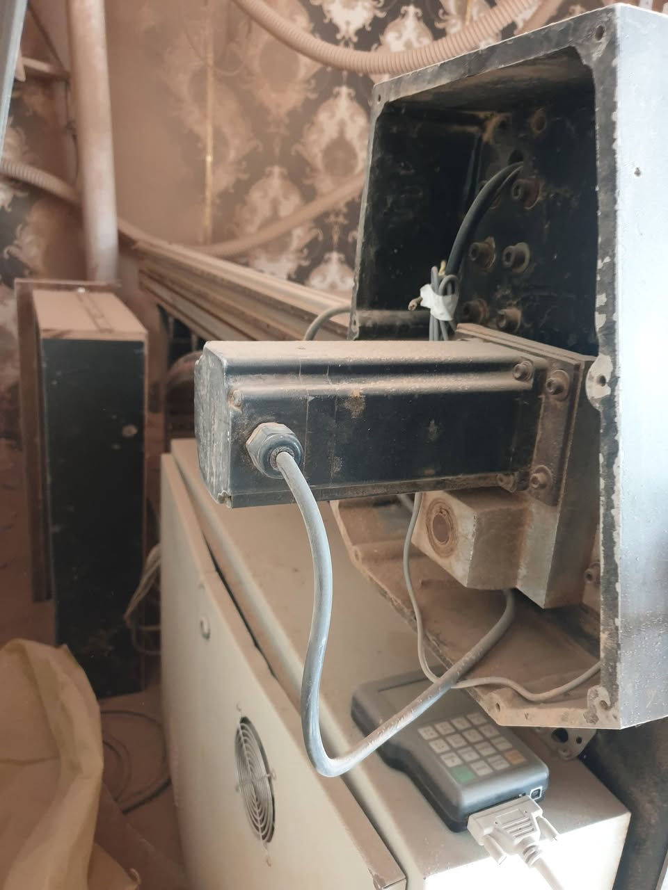 مكينه cnc للبيع 
السعر 18$
المكينه شغاله 
البعاد 250×125
تبريد هوه ثري فيز


**إذا كنت صاحب هذا الإعلان وتريد حذفه لأي سبب، رجاءا أرسل رسالة إلى الدعم الفني**
