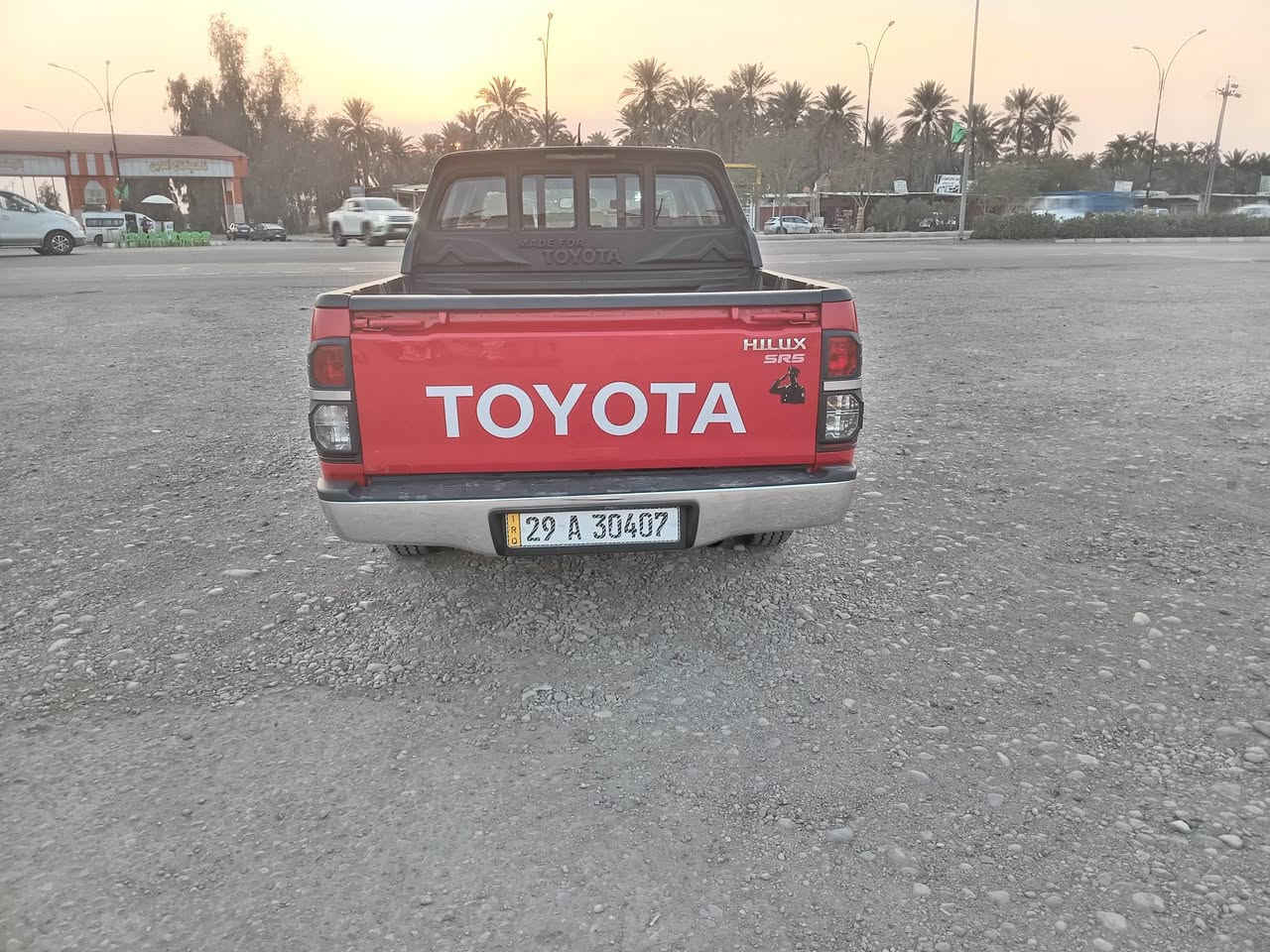 السلام عليكم  بيكم هايلوكس 2015شاصي 19اوتماتيك رقم واسط دوالي السنويه لل31 تحويل مباشر تخم تاير حداديه جديده مكينه ما مفتوحه سياره جديده كشر مثل ما موضح بل السونار العنوان واسط السعر 225اوبيه مجال غير متواجد عل الفيس ***********
