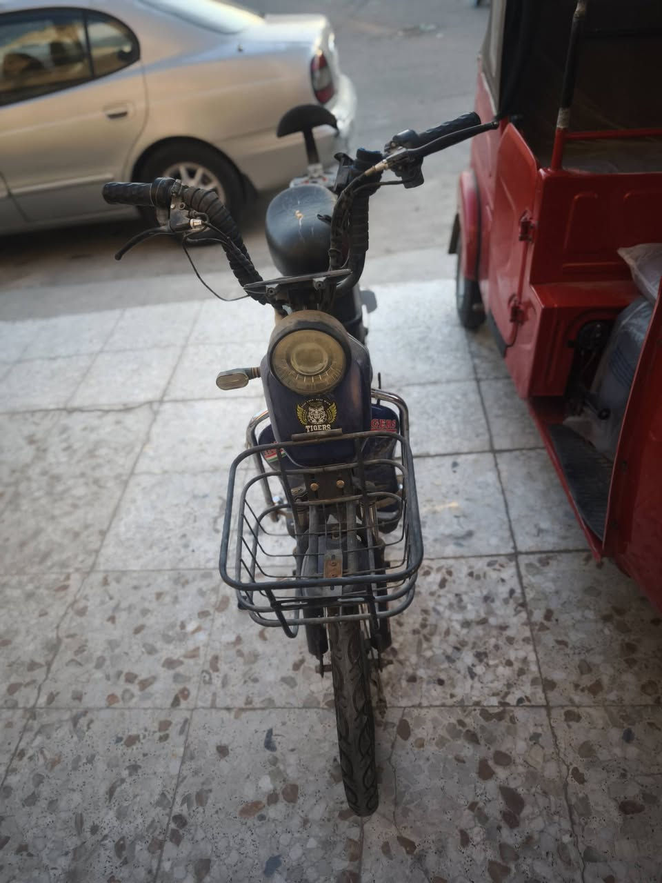 سلام عليكم دراجه شحن لل بيع يرادله ترتيب بسيط سرعه 99 سعر 175 وبيه مجال


**إذا كنت صاحب هذا الإعلان وتريد حذفه لأي سبب، رجاءا أرسل رسالة إلى الدعم الفني**