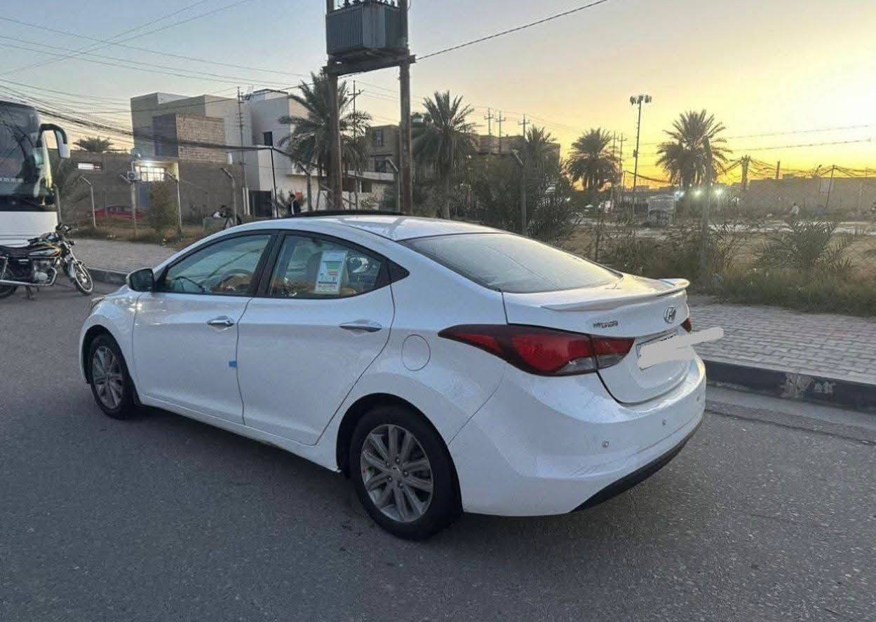 بيع مستعجل السلام عليكم *********** هواندي النتره موديل 2015 السعر (95) خليجيه سياره مكفوله كفاله من عده جاملغ امامي وحافة بنيد وباقي مكفول مواصفات السياره فول 1/1 فتحه بلقماره شاشه كبيرة كامرا خلفيه وحساس تبريد أمامي خلفي تحكم ستيرن جهتين مري شفط أشاير بلمري ويل كب كروم داخل صاج مكينه 1800 دوش مكينه وكير وحداديه تبريد وتخم تايرات بحاله ممتازه جدا جدا رقم  انكليزي تحويل مباشر مكان سيار بغداد زيون
