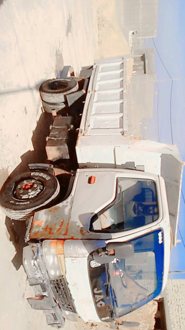 السلام عليكم سياره جاك صيني للبيع قلاب سياره جاهزه للعمل ما ناقصه شي رقم ديالى بسمي عنوان سياره الحله سعر على خاص اي إستفسار على رقم ***********
