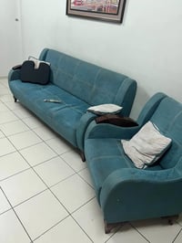 كنب • ٧ مقعد • قابل للتفاوض