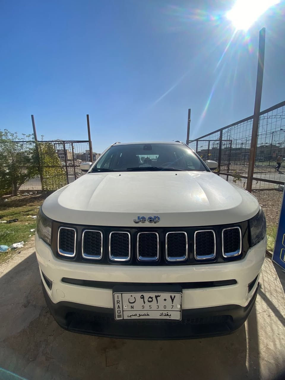 السلام عليكم
جيب كومباس للبيع

موديل 2018

وارد امريكي

مواصفات لاتيود

لون ابيض

كامرة خلفية

كشنات جلد

تبريد ثلج وتبريد خلفي قطعتين

رقمهة بغداد خصوصي

ماشية 97 الف 

السعر 130ورقة وبيهة مجال للطيبين 

موقع السيارة بغداد حي الجهاد 

صور السنوار مرفقة في المنشور 

وشواصي السيارة سليمة 

السيارة نضيفة جداً 

بصمتين احتياطي واساسي 

للتواصل ياما على الماسنجر او الواتساب على الرقم ***********
