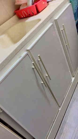 سلام عليكم كاونتر المنيوم درجه اولى مو سوكاوي استخدام اقل السنه نظيف قياساته الكاونتر مترين والعارضه 70 سم والسنك120 جدا للبيع بسعر 750 الف وبي مجال العنوان بصره حكيميه رقم الهاتف 
***********
