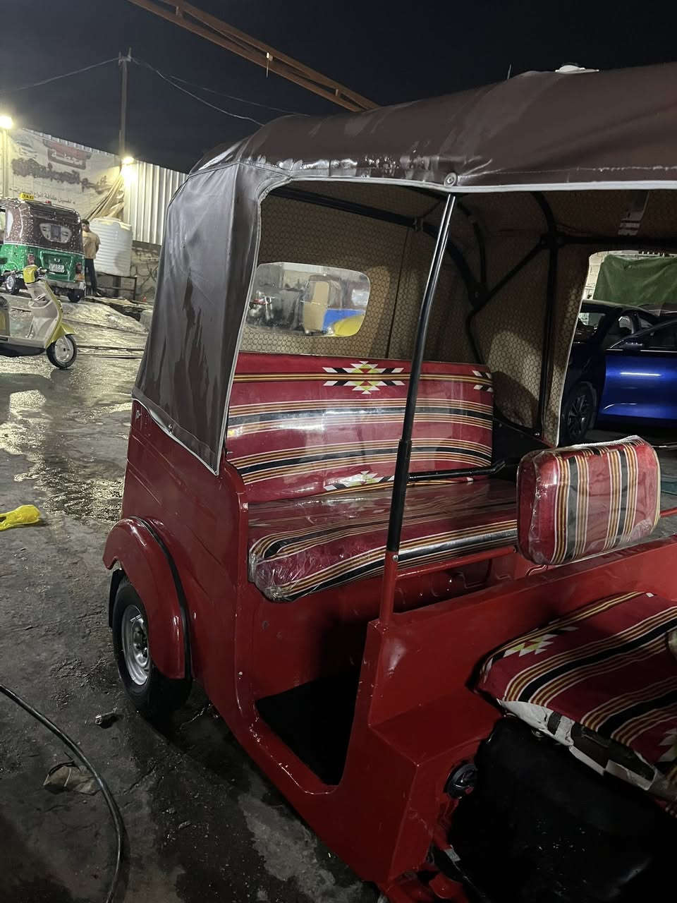 تكتك للبيع موديل ١٨ سنويه نجف مكاني كربلاء ***********
