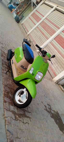 سلام عليكم
للبيع ماكس بوليسي 
موديل 2007
لون اخضر 
مكينه ما مفتوحه 
الدراجه جديد 
مكان نجف ابوصخير 
سعر 925 وبيها مجال 
رقم ***********
