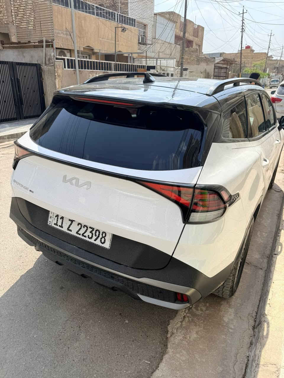 السلام عليكم
اسبورتج اكس ابرو برستيج  موديل 24اعلى مواصفات 
خمس كامرات
تدفىه تبريد كشنات
ويل كب اسود
فور ويل
كشنات جلد
بانوراما
لايت زنون
رادارات امامي خلفي 
حساسات امامي خلفي
ويل 19 حجم
تشغيل عن بعد
بدون دواخل 
بيه ايرباك بردة فقط
وبيها ثلاث قطع صبغ 
وبعد اهواي مواصفات بيها 
العنوان بغداد ***********
