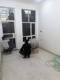 مشتمل طابق ونص • مربع ٣٠٠٠ • خلف السوق والمدارس