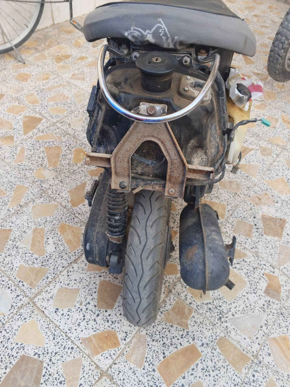سلام عليكم 
دراجه عبد الحليم للبيع نضيفه بمعنا الكلمه 
بس الصور ضالمتها عوزها تجفيت يعني كايمه ما تشتغل
تواير جديده كشن جديد جوزه اصليه
السعر 85وبيها مجال قليل كلش 
الاتصال *********** بي واتساب
المكان ابورمانه
