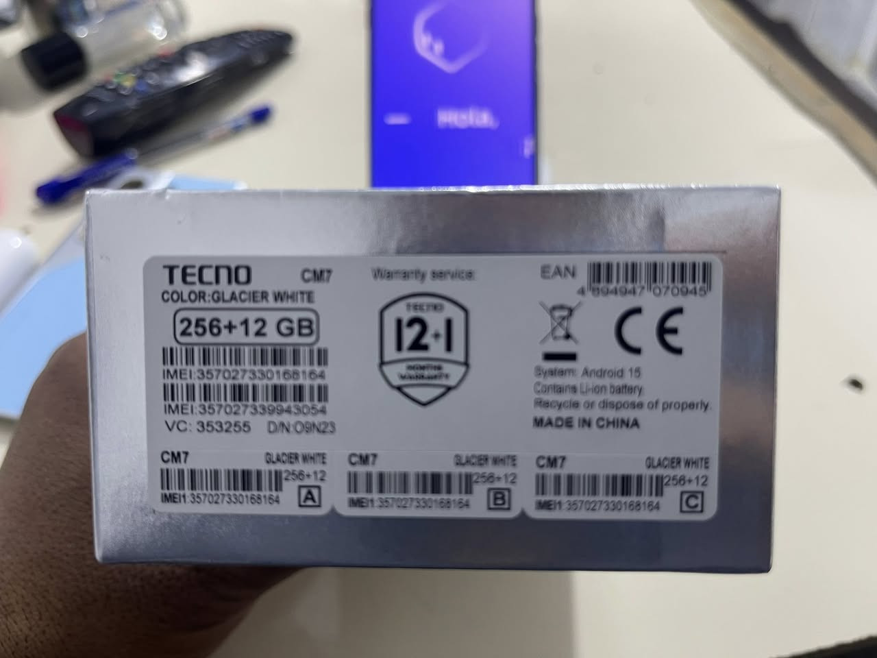 عندي هاذه موبايل لبيع جديد مامستعمل ذكره 256رام 12 
جديد البراح فتحته شراي اتصال ***********
