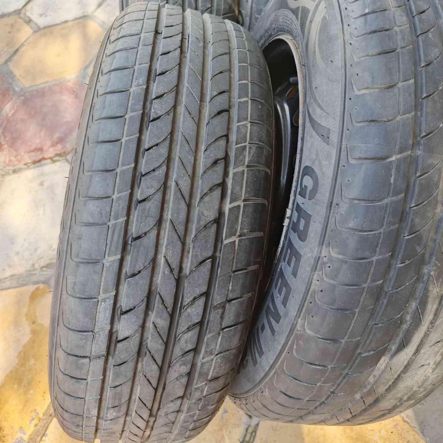 السلام عليكم
تخم تاير مع الويل وحساسات نظيف حجم 16
205/65
مال كيا اوبتيما 
المكان الشطره
رقم الهاتف ***********
