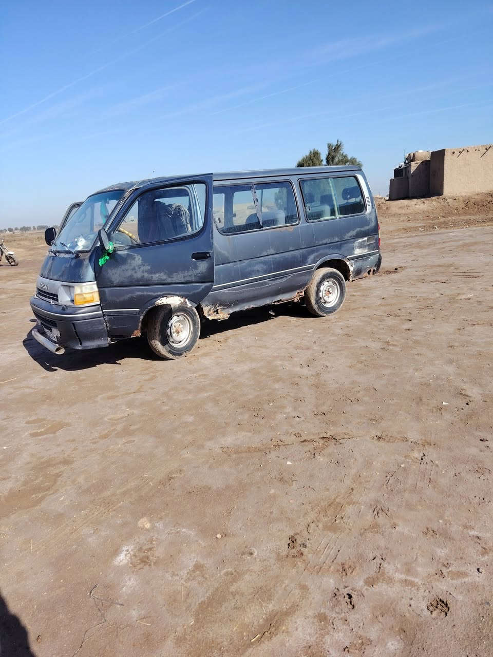 السلام عليكم هايسه ٩٢ للبيع مكفوله الرفاعي السعر ٢٦ وبيها مجال 
***********
