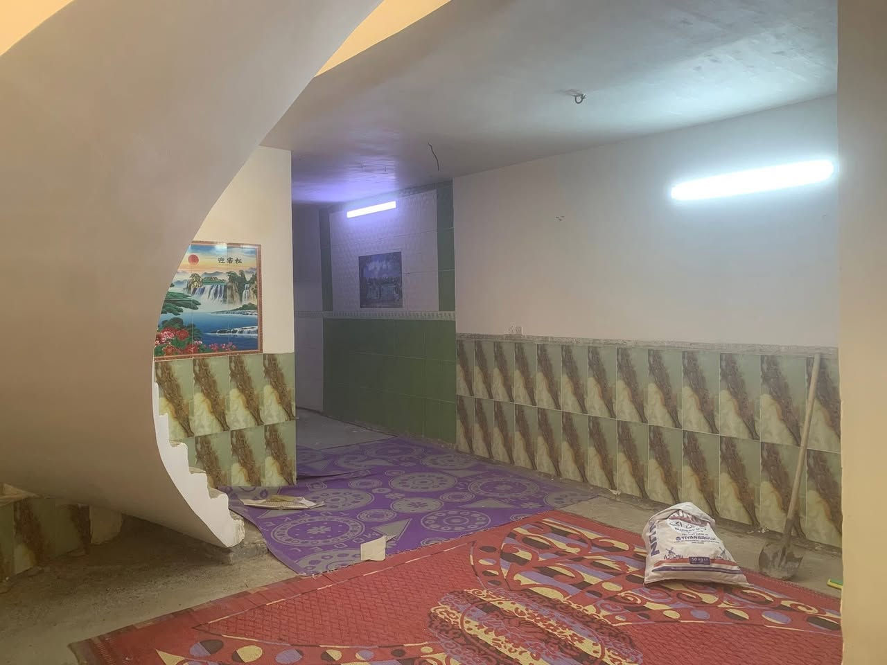 السلام عليكم
الدار للبيع مساحة 125 متر واقع حال ١٤٢ طابو زراعي قرار ٢٥ نقصه كاشي حي السفير شارع الكفاءات خلف صيدلية سفير العافية 

للاستفسار خاص
