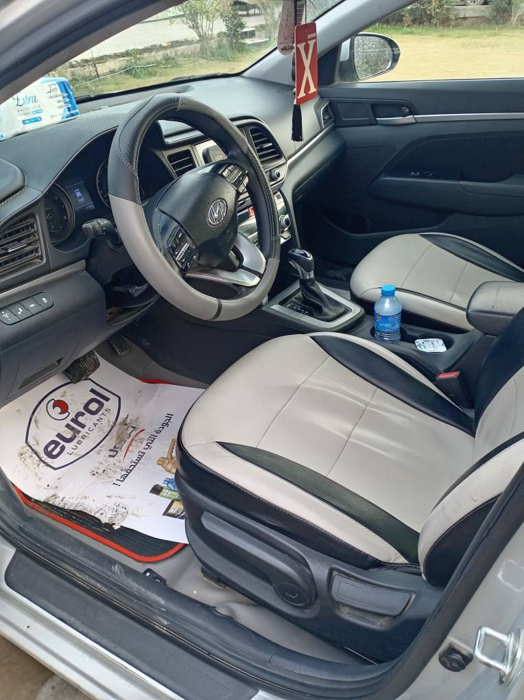 محرك 200 مامفتوح
  كير اي تي
شاشه كاميره
خلفيه لادار حساسات جانبيه
 ثلاثه انضمه القيادة
 تدفئة تبريد شغال بأسمى السيارة
بغداد رقم اسيا 7737369482 زين *********** بغداد, العراق
