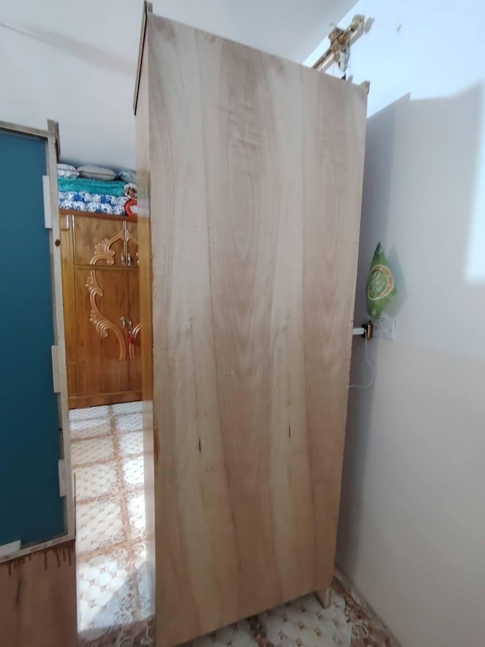 غرفه اخشاب احطاطه خشب ثخين 5 ملم وخشب ثقيل مستخدمه شي غليل السعر مليونين وربع وبيه  شي غليل الاستفسار *********** وتساب
