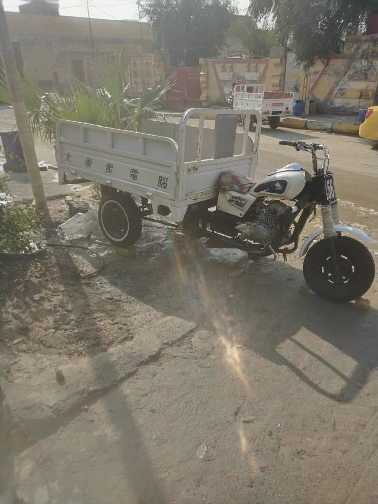 سلام عليكم ستوته للبيع موديل 18 وراق كامله شاصي نضيف مكفول بدي مغلف ستوته حلوه جاهزه مكان ناصريه مركز جاهزه من كلشي انضف من صوره مكان ناصريه مركز شراي يتصل *********** سعر 1350 وبيه مجال بسيط رجان لاموشراي لايعلق ويكسر بحلال ماريد شوفه
