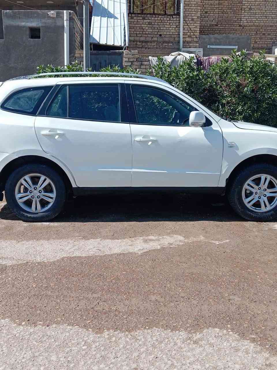 سنتافيا موديل ١٢ سياره بيه جفيه جهت السايق سياره مصبوغه عام رقم بصره مكينه وكير مكفولات تبريد شغال حداديه تخم تاير جديد سعر ٨٥ & *********** العماره
