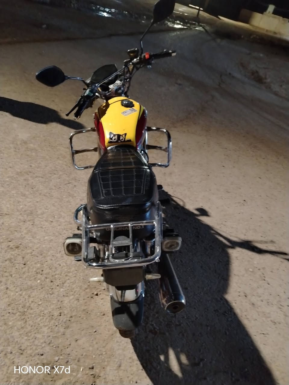 سلام عليكم
دراجة للبيع موديل 2024
اورافة كاملة 
السعر 800.    وبي مجال 
رقم الهاتف ***********
