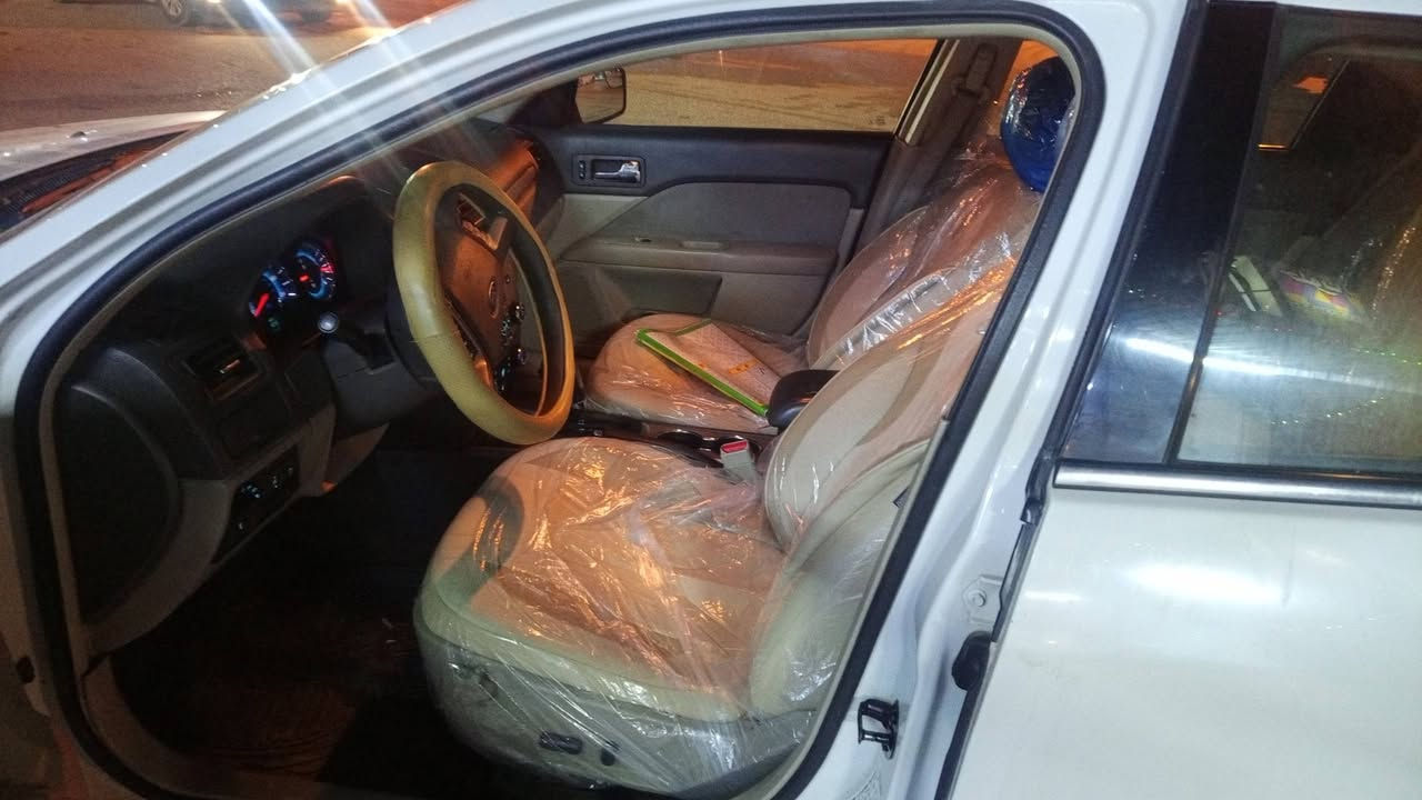 فورد فوجين موديل 2012سنوي جديد فيه قطعتين صباغ مكانيك ستي بستون سعر 80 موجود في سليمانيه رقم الهاتف ***********
