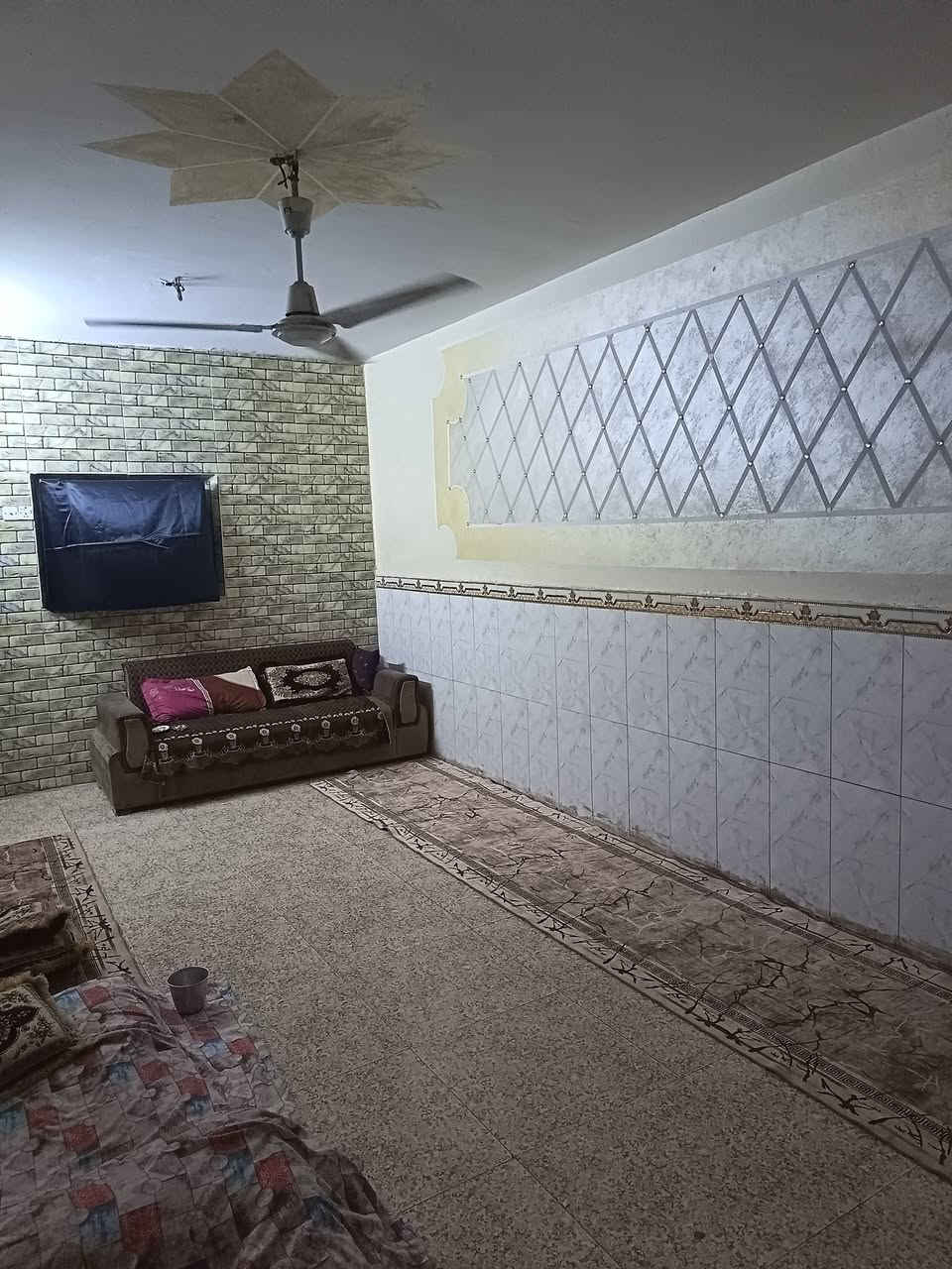 بيت للبيع – بغداد / شهداء العبيدي ثانيه
📍 الموقع: قرب أسواق ابوثائر
📐 المساحة: ٢٠٠ متر

البيت جاهز للسكن

📞 للاستفسار: ***********
