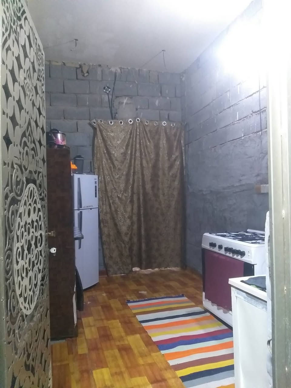@إشارة السلام عليكم بيت للبيع بالفلوجه وراء مجمع الرحاب شارع المضيف قريب على المدرسه مسافه عن المدرسه 400 متر طاب وزراعي سنه 25 شارع 10 السعر 36}*********** \*********** |+واتساب
