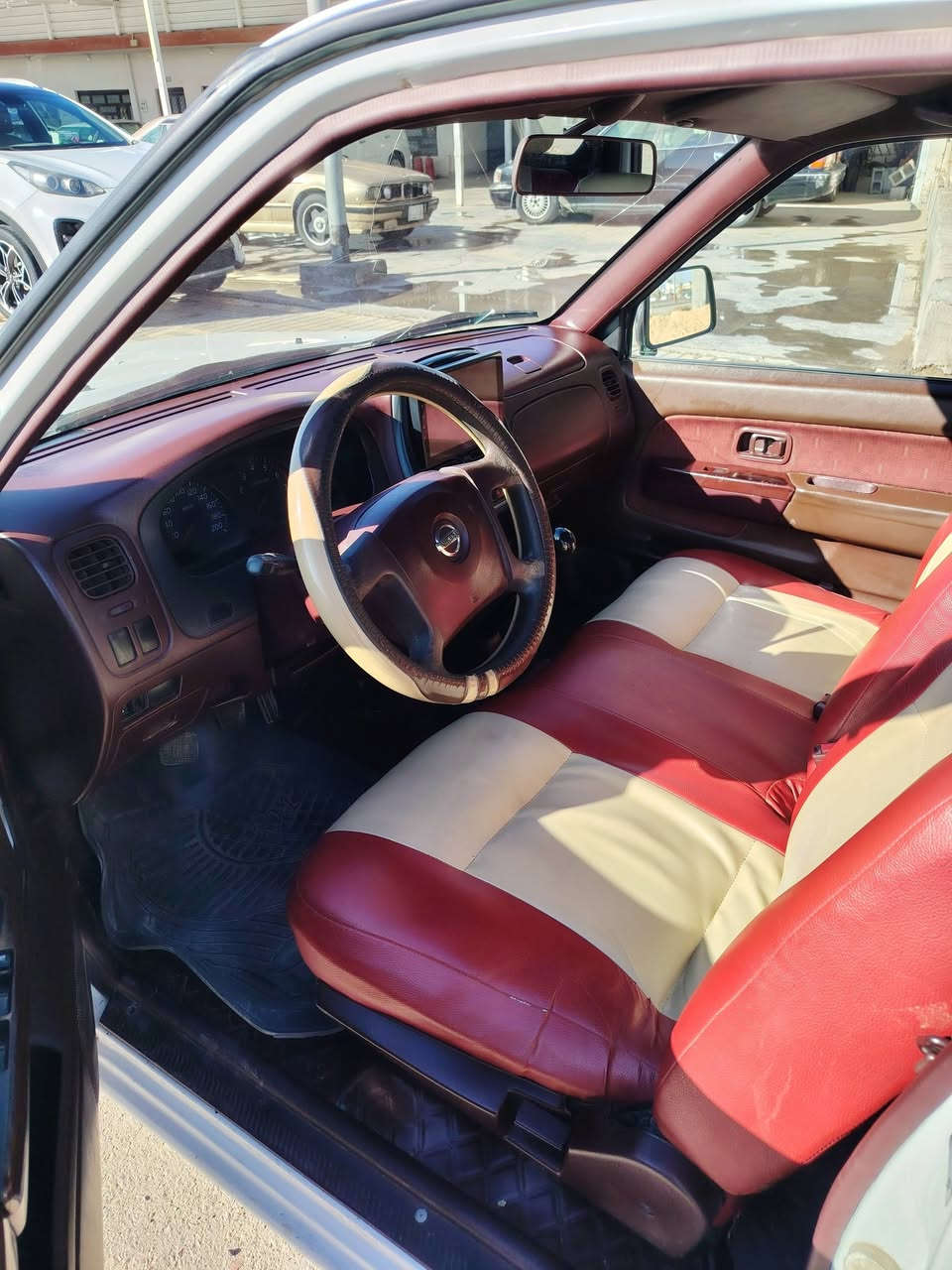 السلام عليكم للبيع نيسان 2011 مكاني الفلوجه الكرمه رقم اربيل السعر ١٢٨ هاتف *********** ♥️***********
