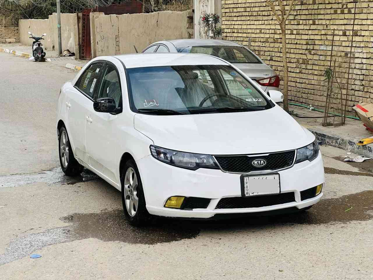 ياالله السلام عليكم للبيع كيا سيراتو مديل 2011 وارد خليجي كفاله عامه من ضربه وصبغ والفتح والتبديل سياره جديده معنى الكلمه محرك وكير 1600 شرط لا تنقيص ولا تبخير رقم بصره بسم قرايبي سنويه جديده مشروع وطني تخم تاير جديد تبريد تدفئه شغاله كهربائيات عامه شغاله دواخل احمر تحكم ستيرن اشاير بالمري سياره بيها هواي مواصفات ملاحضه السياره استخدام شخصي علا ايدي العنوان البصره قرب مستشفى المدينه موبايل ***********  السعر95 اتصل واني خادم
