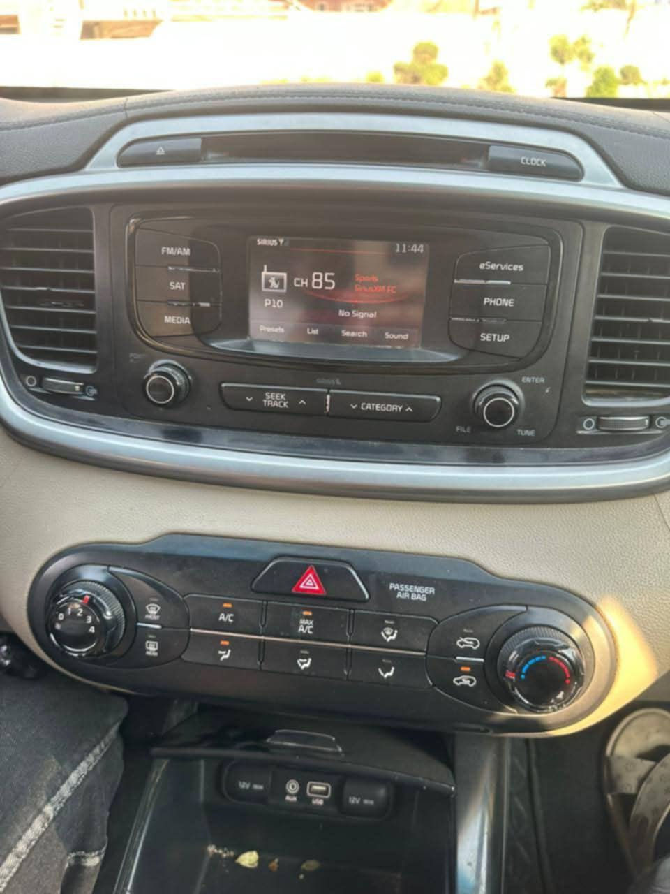 السلام عليكم للبيع او المراوس
كيا سورينتو 
الحادث (( من امريكا السياره جانت بغابات محتركه ولايحه نار ومايعه الدعاميه الاماميه والبلاستك و بالعراق بيه تبديل قطعتين 
بيه صبغ مكانات + بيه بعض الجراد))
ملاحظة // صور الحادث مرفقه مع المنشور .. مع رقم الشاصي...
///////////////////////////////////////////////////////////////////

✨نوع السياره : سورينتو ..
✨ سنه الصنع : 2016 
✨ حجم المحرك : 2.4 ..
✨نوع المحرك : GDI ..
✨نمر السرعات : 8 نمر 
✨عدد الركاب : 7 راكب ....
✨عدد قطع التبريد : 2 قطعه ..
✨حجم الويل : 18 ويل كروم ..
✨لد امامي لد خلفي ..
✨يدأت نيكل ...
✨ 4 في 4 4WD دفع رباعي ..
✨اشاير بالمري..
✨4 وضعيات قياده (( ايكو - سبورت -درايف مود -عادي )).
✨ فول تحكم ستيرن ..
✨اللون : اسود ..  ..
✨تبريد ثلج ..
✨كير (( عادي - اتوماتيك )..
✨كشنات لونين ..
✨شاشه بلوتوث ..
✨تخم تاير جديد ..
✨ اطفاء المحرك عند الازدحام ((AUTO HOID))..
✨ مانع تزحلق..
ملاحظة / محرك السيارهGDI بس لا دوانز ولا تبخير ولا تنقيص
-------------------------------------------------------------..----------------
السياره مال بيت نضيفه ..
مكان السياره : حله شارع 60 خلف مول حمورابي ..
للاستفسار : ***********.…..
السعر : خاص 
ملاحظة / السياره للبيع او المراوس .. حسب القناعه
