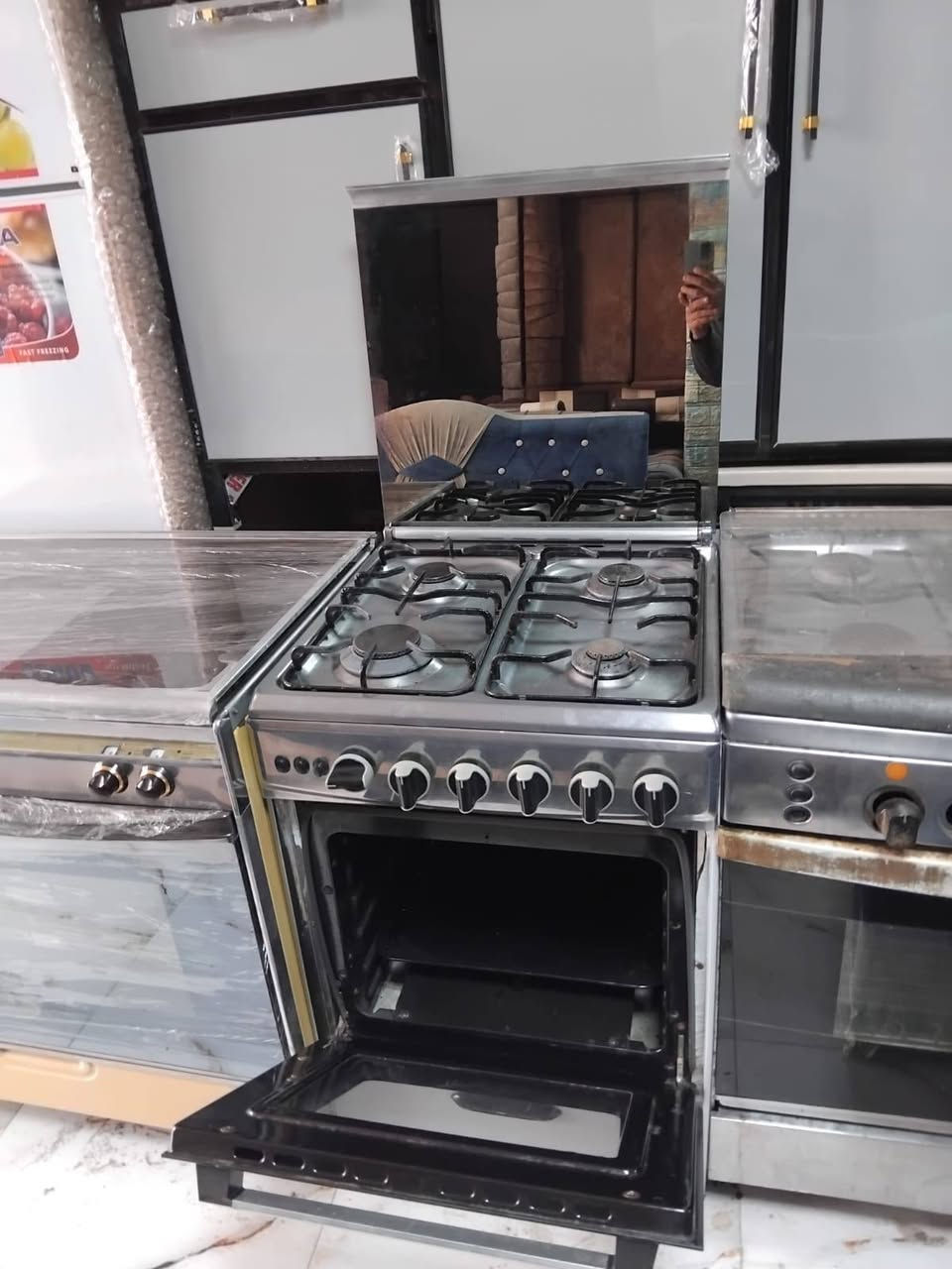 السلام عليكم 
طباخات باله مصري كريازي فريش يونيون يونفيسل خمس مشاعل فرن فوك جوه على فحص سعرهن ٢٠٠الى ٢٧٥ مكان بعقوبه شارع تحرير بهرز مجاور قاعات بيانو مقابيل مستشفى الحياه استفسار ***********
