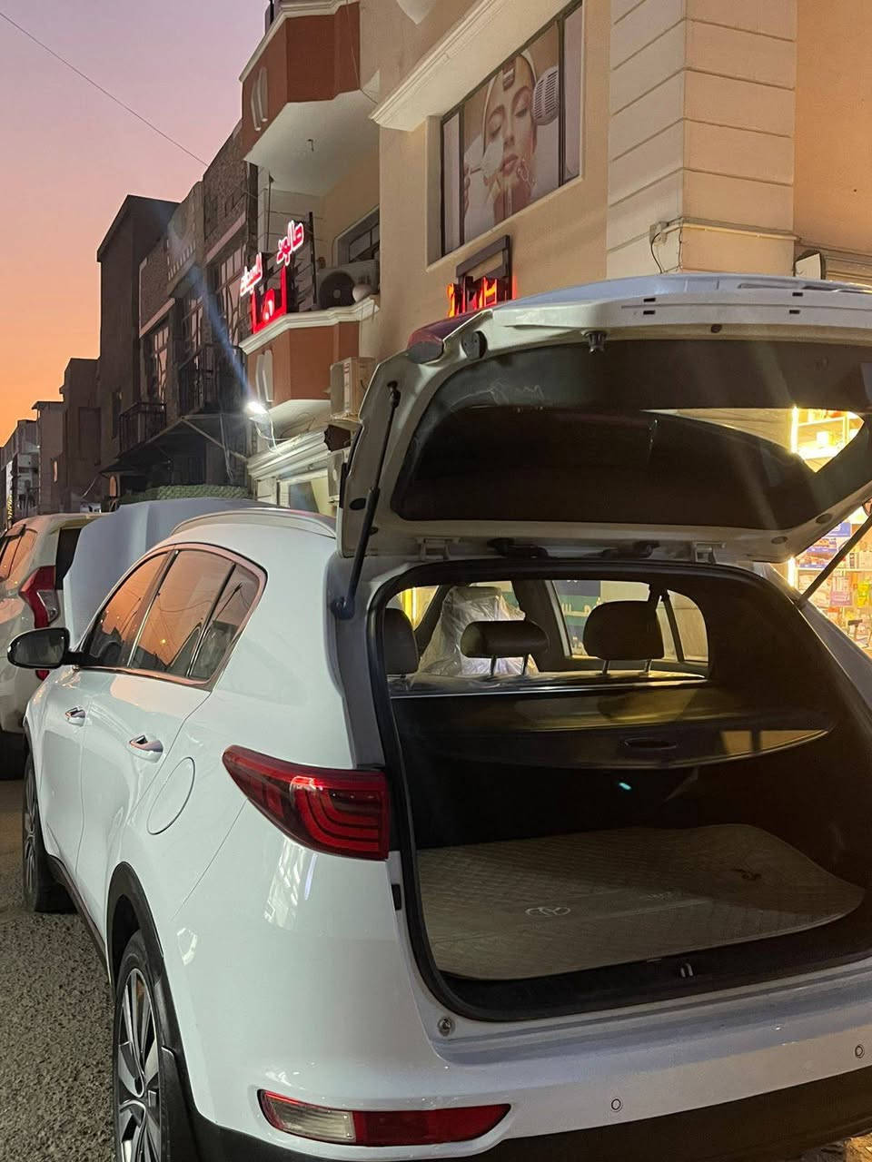 تحيه طيبه السلام عليكم ورحمة
كيا سبورتج 2019 خليجي 
فول مواصفات 
ماشيه 137 ألف 
مكينة 2000
بصمه تشغيل 
بصمه ابواب 
شاشه كامره 
تحكم ستيرن 
حساس أمامي خلفي 
مري شفط 
ترحيب على بعد 
اشاير بلمري 
ويل كب 
مقاعد كهرباء 2
تبريد أمامي خلفي 
بانوراما 
لايت عدسه 
شاحن وإير لس 
كشنات جلد حمصي
رقم بغداد باسمي تحويل مباشرة 
193 ورقه وبيها مجال 
أي استفسار 
***********
مكان بغداد حي جهاد
