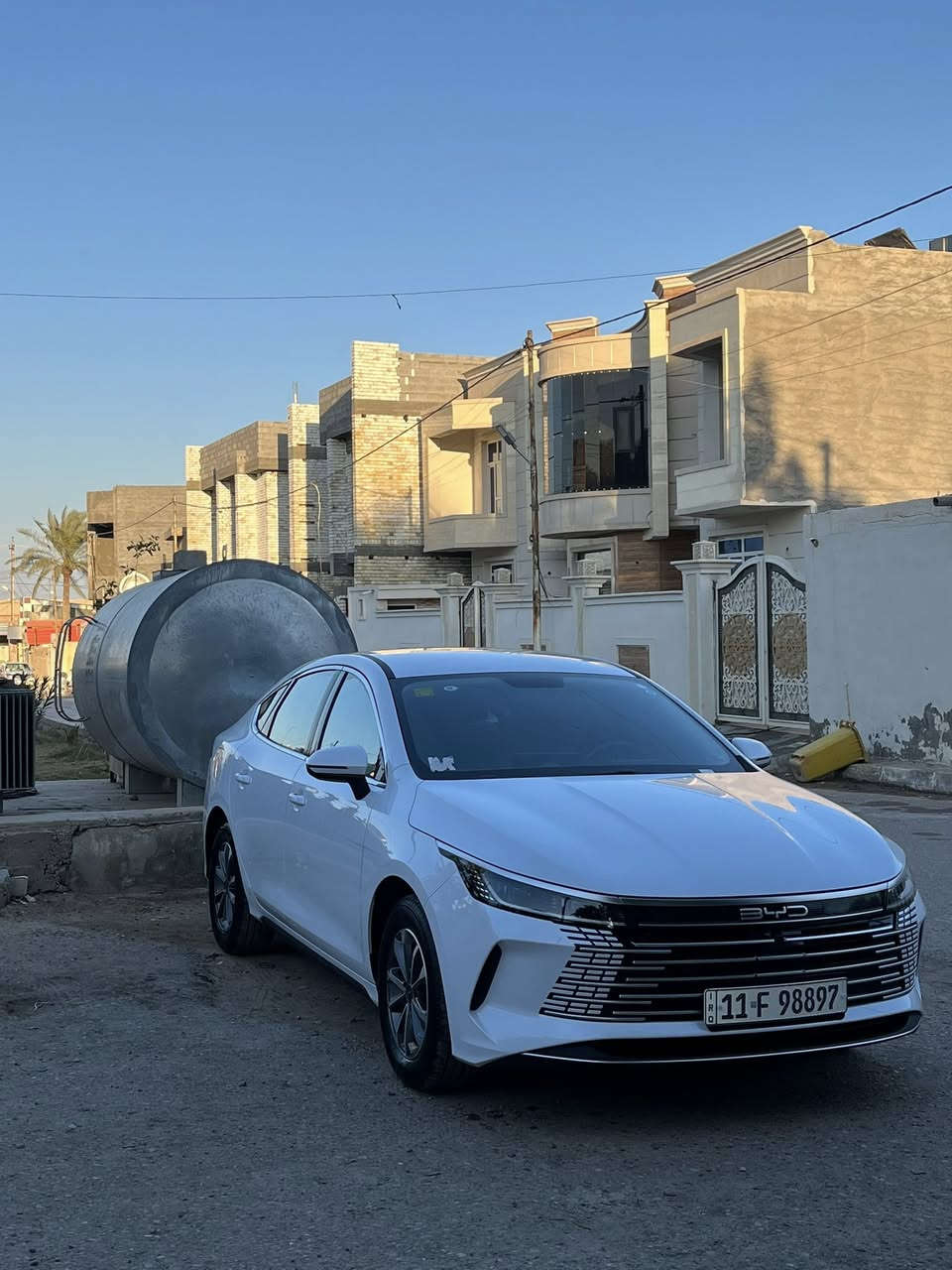 السلام عليكم بي واي دي دسترويال موديل 25 سياره نضيفه وجديدة وع حسب الاصول السياره استخدام بيت السياره ماماشيه هوايه بعدها ع وضعية الشركة والتحويل ثاني يوم
 ‭0783 193 3158‬
