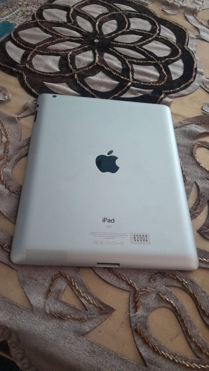 ايفون2 ابل ايباد الاصلي باله نضيف نضافه 90٪
السعر 55وبي مجال بصيط ***********العنوان كربلاء
