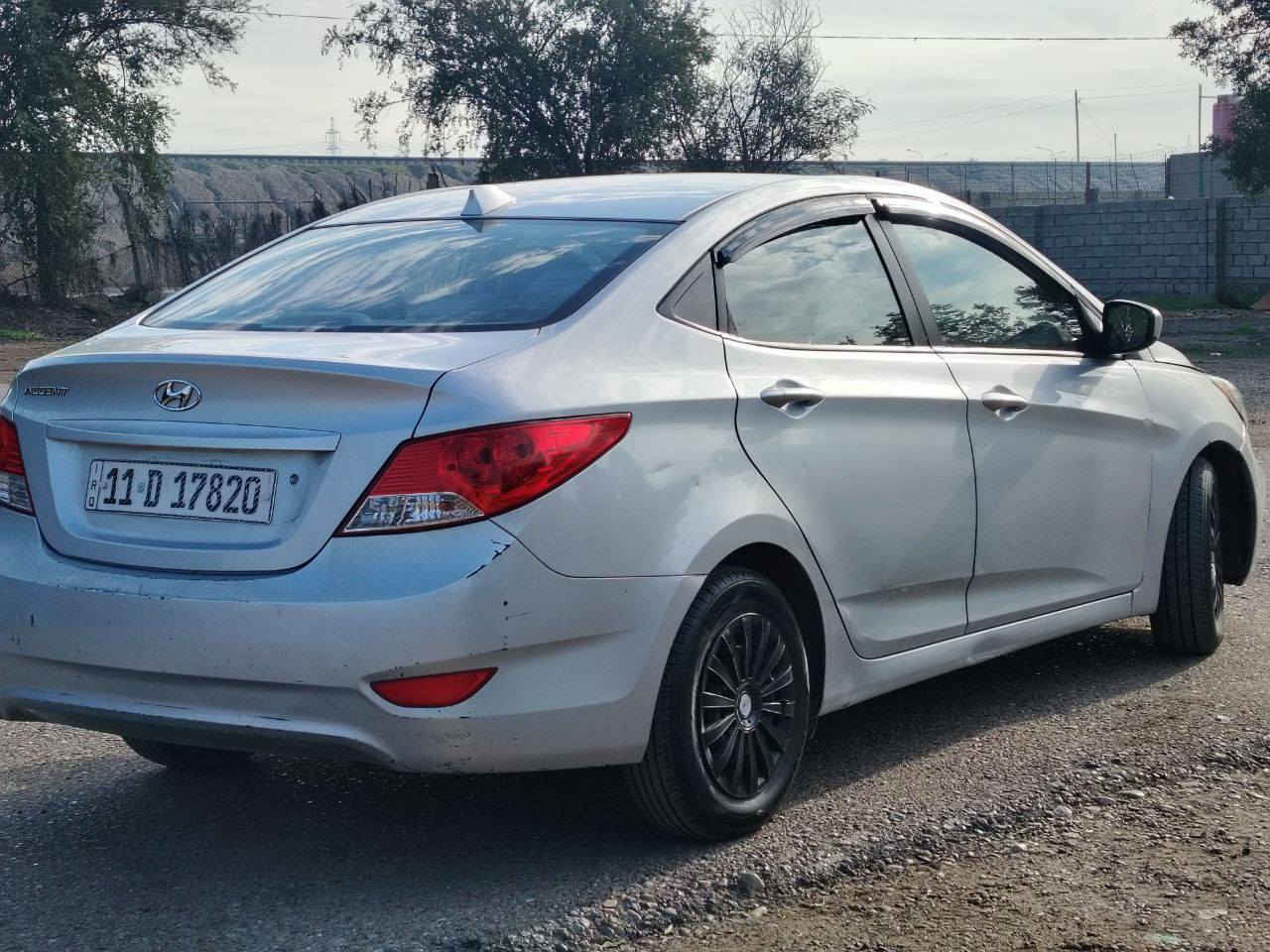 السلام عليكم
اكسنت 2014 
وارد أمريكي 
محرك 1600.GDi 
كير محرك مكفولات 
تدفئه تبريد شغاله 
تبريد ثلج❄️
سونارها موجود بل منشور 
شواصي الغود مكفولات 
***********
العنوان بغداد التاجي 
السعر 88
