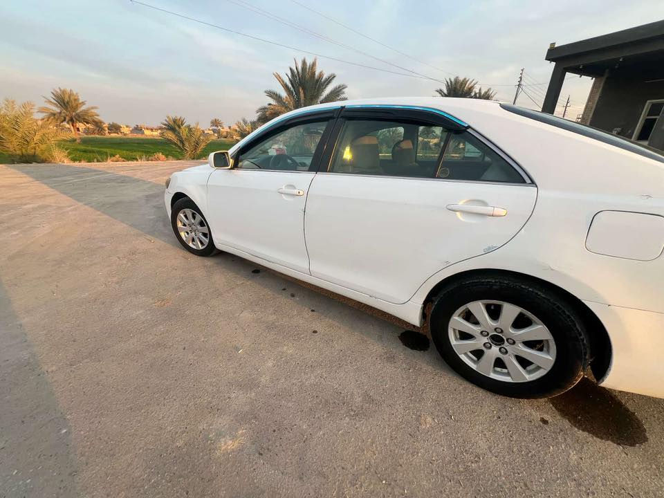 سلام عليكم كامري ٢٠٠٧امريكي بيه قطعتين صبغ جاملغات خلفي بدون كير محرك تدفأ تبريد صدر الأمامي زين الخلفي تعبان بسمي تحويل مباشر ***********مكان الأنبار كرمه ما متواجد خاص بيع فقط سعر ٨٤وبيه مجال
