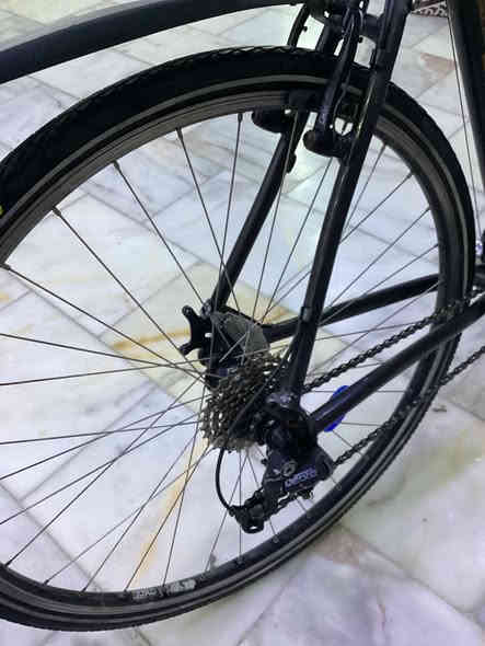 السلام عليكم بايسكل c700ترحال مسافات طويله الامنيوم وحديد خفيف الوزن البايسكل كامل من كلشي سعر ٢٠٠وبي مجال مكاني كربلاء چاير ***********
