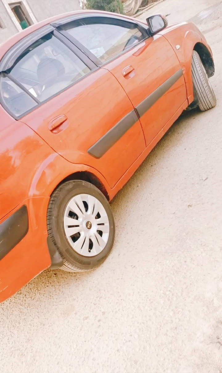 سلام وعليكم كيا ريو موديل 2007 رقم انبار جديد تحويل مباشر.  محرك 1600. كير محرك تبريد شغالات. صدر جيد تخم تاير.  سياره جاهزه نصبه احلى من صوره  سياره بلادي  سعرها 70وبيها مجال. العنوان بغداد اليوسفيه. ‏‪***********‬‏
