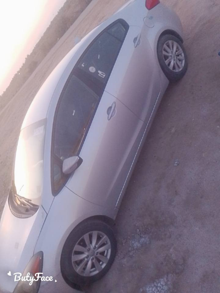 فورتي امريكي 16 حره بسمي
بيهه بنيد مصلح الجملغ الخلفي صبغ والجملغ الامامي بارد 

وخصمه قليله بل برنكيت 

السعر 107 

***********

ناصريه
