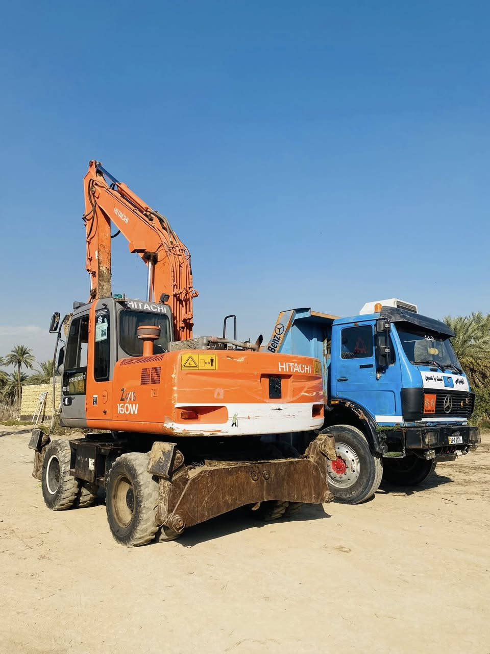 حفاره للبيع موديل 2006 جاهزه للعمل مكان بابل رقم بغداد بسمي مشتغله 16الف للستفسار ***********
