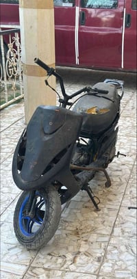 ماكس عدلة • حربية • مكاتبه
