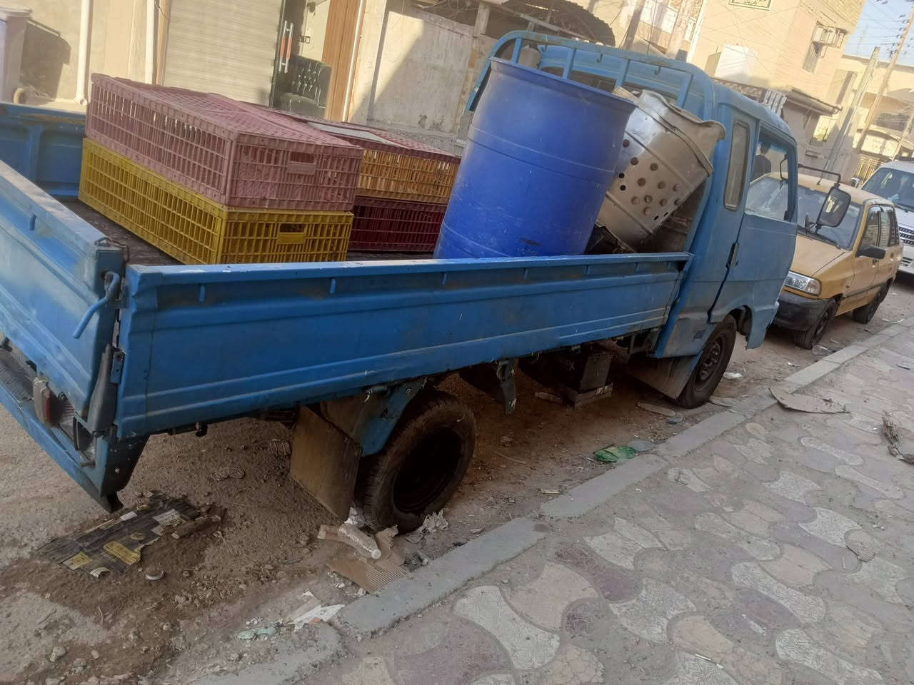 كيا بنكو 95 
مكينه جديده 
گير واكسل نضيفات 
حداديه جديده 
باور ومشط جديد
 شرط التحويل 
سعرها 40 
مكاني بغداد الدوره

***********
