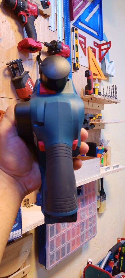 سلام عليكم
رنده شحن 12ڤولت 
بوش اصلي 
كامله بلكارتون معه ملحقاته
شاحنه
بطاريه عدد2
عنواني البصره عشار 
اي استفسار على رقمي واتساب فقط
***********
