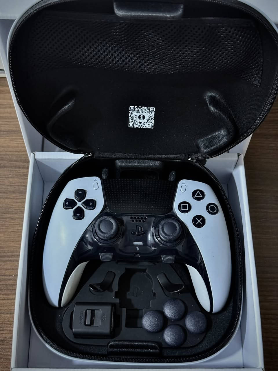 سلام عليكم شباب
PS5 Slim سليم نظيف جداً استخدام ساعات

وصل الشراء موجود ما صاره سبوع حتى الكيبل مامفتوح 

يجي وياه 

* يد إضافية نسخة Ghost of Yotei

* يد احترافية DualSense Edge

* قرص Resident Evil Requiem نسخه الديلوكس أغلى نسخه 

* قرص FC 26 

ومع حساب بيه ألعاب هواي:

Elden Ring + إضافات

Black Ops 3 + إضافات

COD Modern 2019

The Witcher + إضافات

GTA V

Red Dead 2

The Last of Us

Uncharted

Horizon

Assassin’s Creed

Far Cry

Mafia

وغيرها هواي فوق 50 لعبة

السعر:

950 يشمل الجهاز واليد الاضافيه وقرص FC26 والحساب مع العلم بس الحساب صارف عليه فوق المليون 

اليد الاحترافية 215

القرص رزنت ايفل 125 

البصرة توصيل لكل المحافظات 6 

رقمي موجود للتواصل

***********
