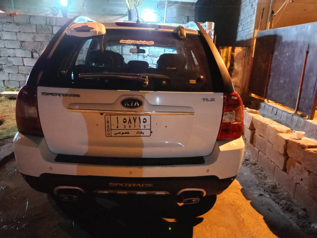 السلام عليكم عندي كيا سبورتج ٢٠٠٩ رقم بغداد خليجي مكفوله من الصبغ والضربه سياره مال بيت بيهه فقط شخوط بصيطه مكاني بغداد الغزاليه السعر ١٢٠ ورقه رقم الهاتف ***********
